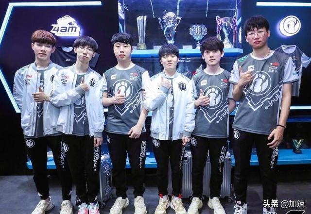 暴露了球队 暴露了球队