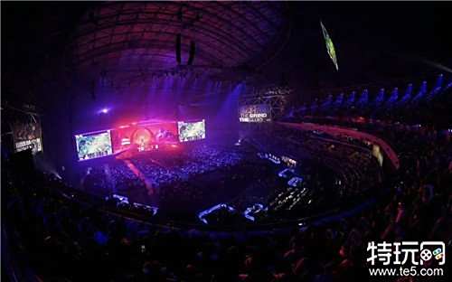 人充满期待 人充满期待