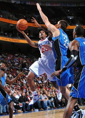 相比之下 相比之下